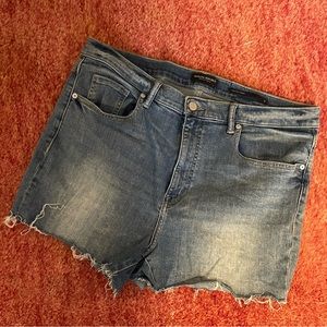 Banana Republic 3” Jean Shorts